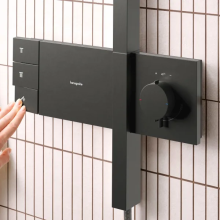 hansgrohe Raindance Alive Q Showerpipe 210/340 2jet mit ShowerSelect Comfort, Brushed Black Chrome