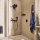 hansgrohe Rainfinity Wandanschluss Porter 500 mit Brausehalter rechts und Duschablage, Mattschwarz