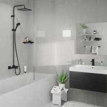 hansgrohe Vernis Shape Showerpipe 240 1jet mit Wannenthermostat, Mattschwarz
