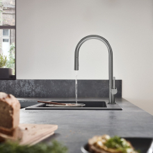hansgrohe Talis M54 Einhebel-Küchenmischer 210, Ausziehbrause, 2jet, Brushed Black Chrome