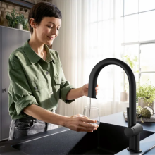 hansgrohe Aqittura M91 FilterSystem 210, Ausziehauslauf, 1jet, sBox, Starter Set, Mattschwarz